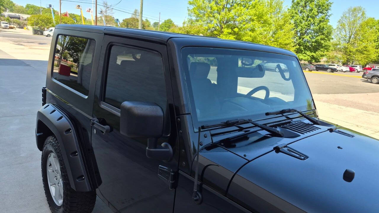 Used 2008 Jeep Wrangler Sahara w/ Dual Top Group AWD/4WD image 22