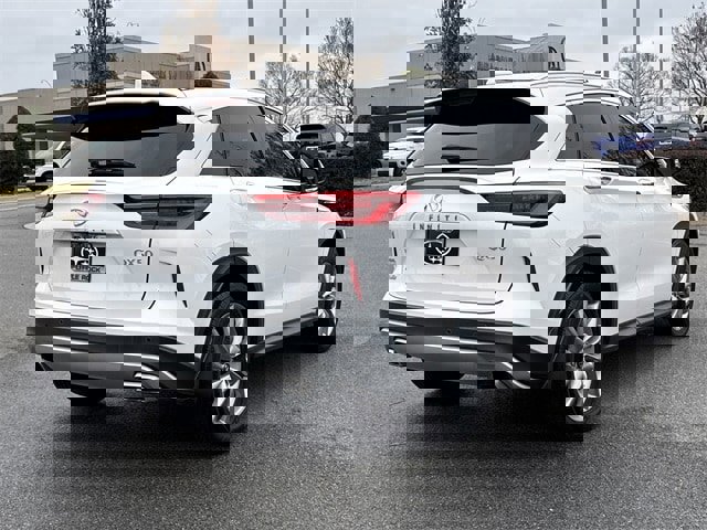 Used 2021 INFINITI QX50 Luxe image 3