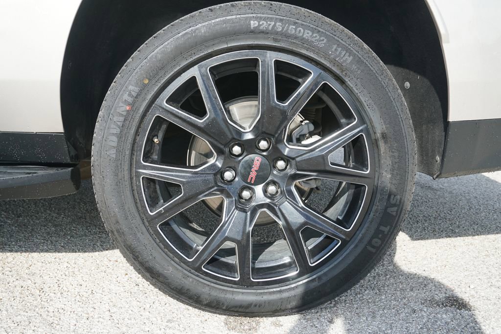 Used 2023 GMC Yukon XL Denali w/ Advanced Technology Package image 13