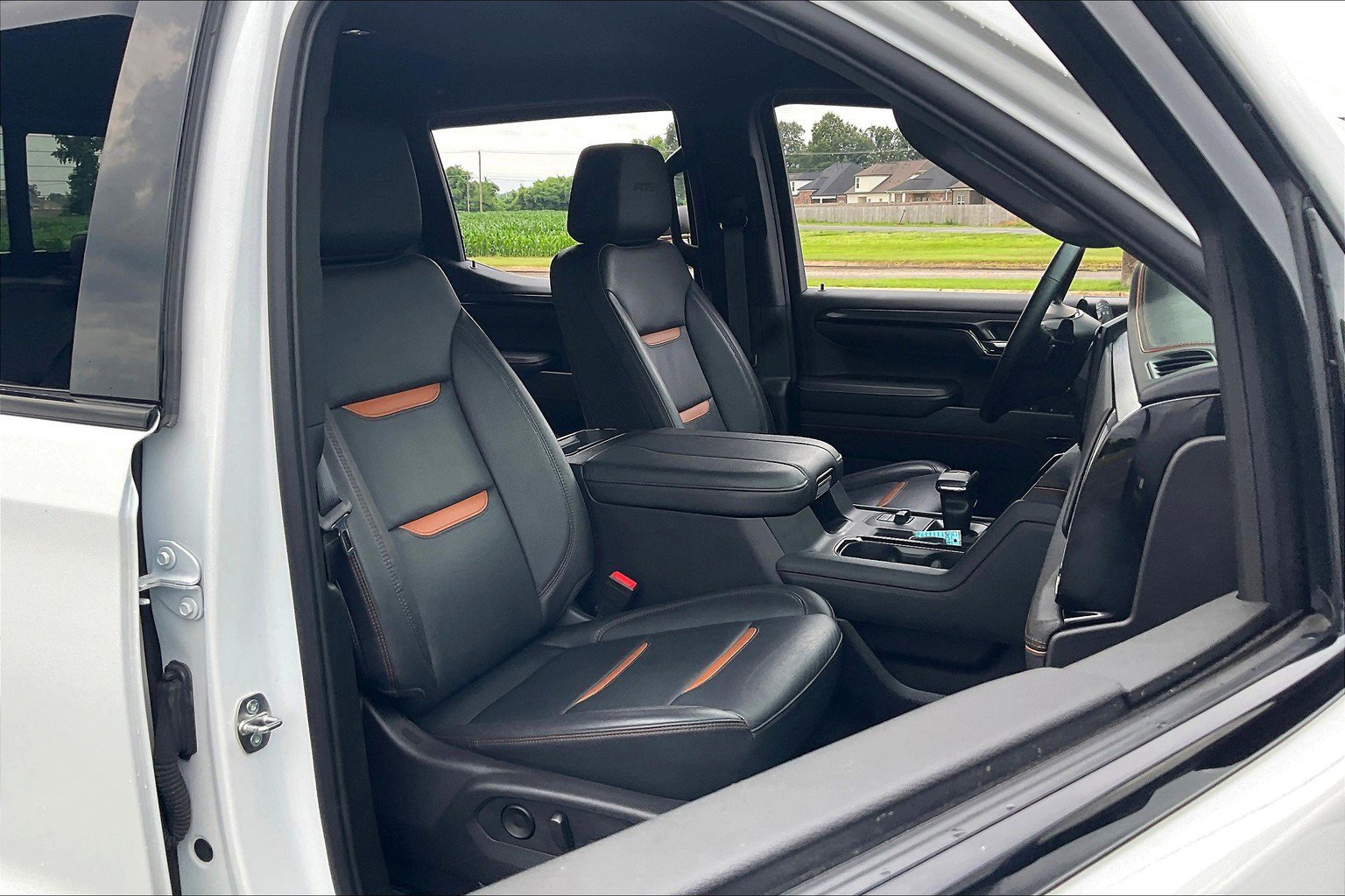 Used 2024 GMC Sierra 1500 AT4 w/ Technology Package image 8