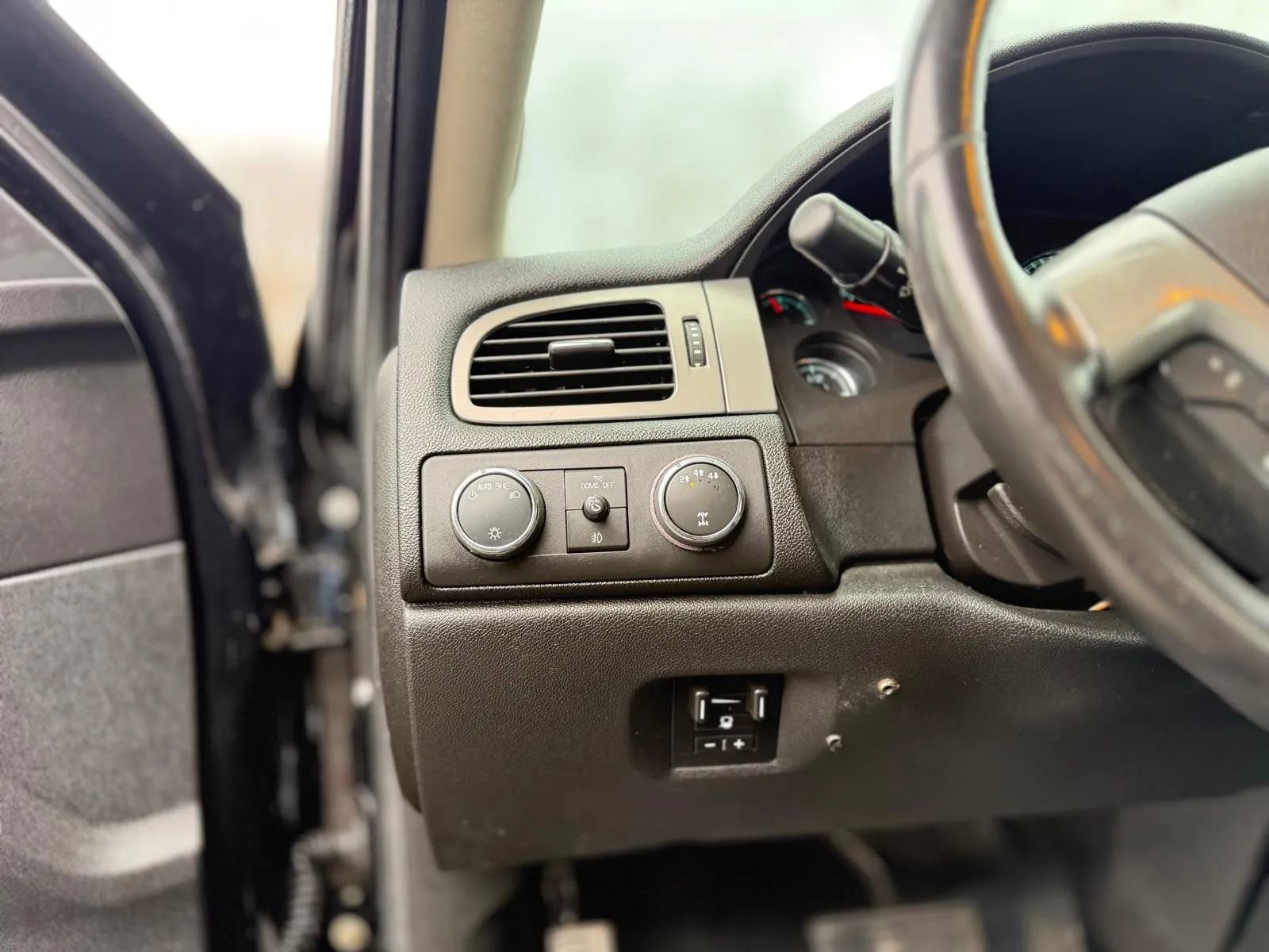 Used 2013 Chevrolet Silverado 2500 LTZ w/ LTZ Plus Package image 19