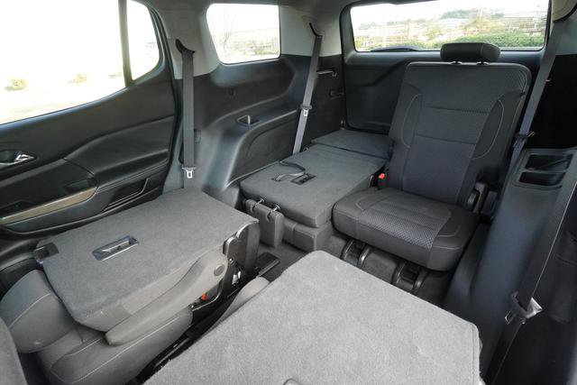 Used 2023 GMC Acadia SLE w/ Driver Convenience Package image 27