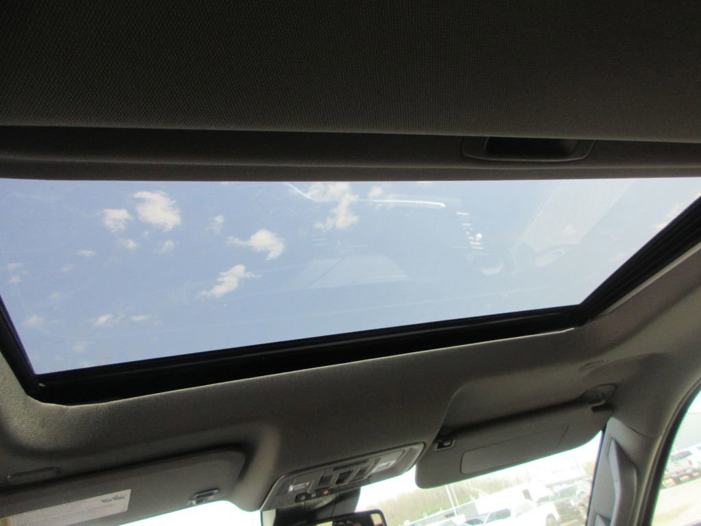 New 2026 GMC Sierra 1500 SLT image 14