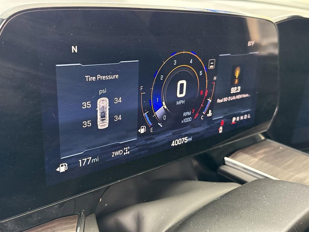 Used 2025 Chevrolet Suburban Z71 image 10