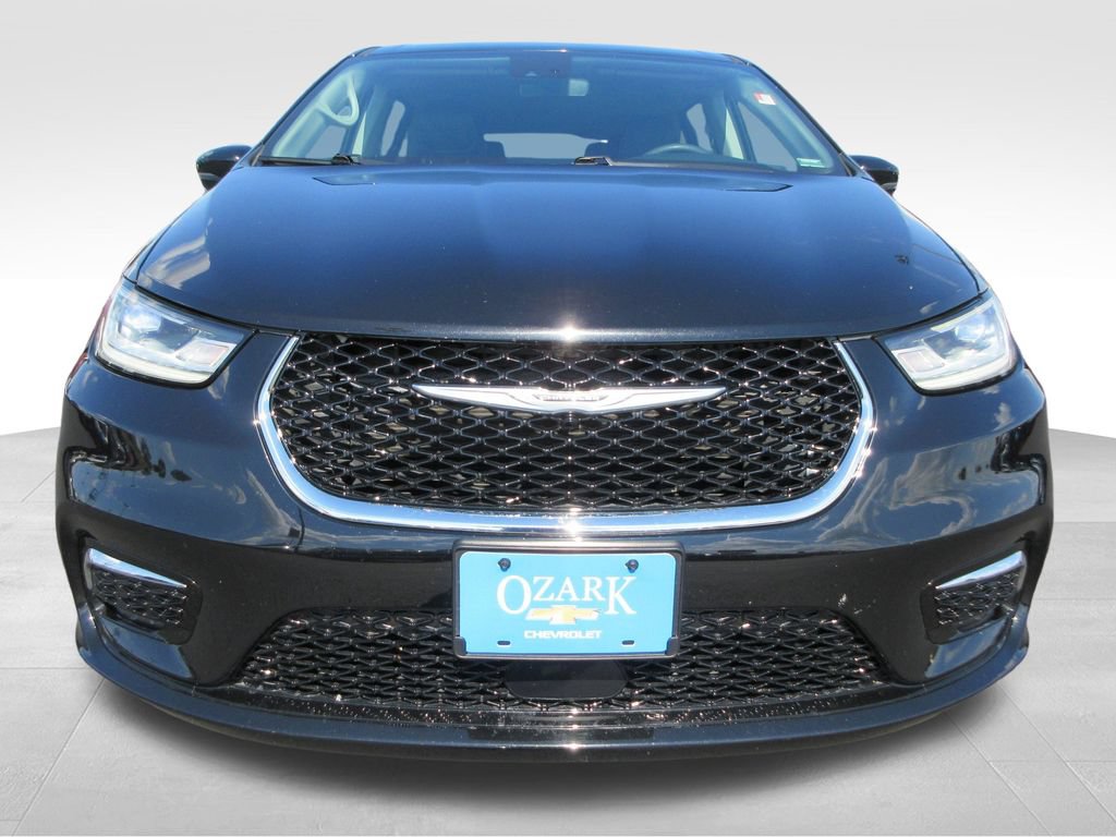 Used 2024 Chrysler Pacifica Touring-L FWD image 8