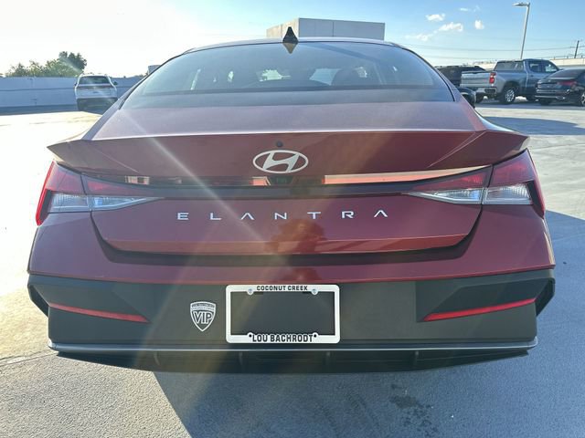 Used 2024 Hyundai Elantra SEL image 14