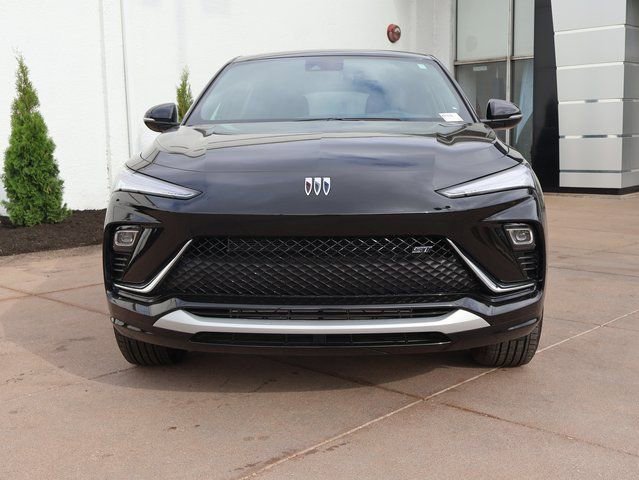 Certified 2025 Buick Envista Sport Touring image 8