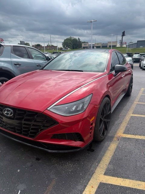 Used 2021 Hyundai Sonata SEL Plus w/ Tech Package FWD image 2