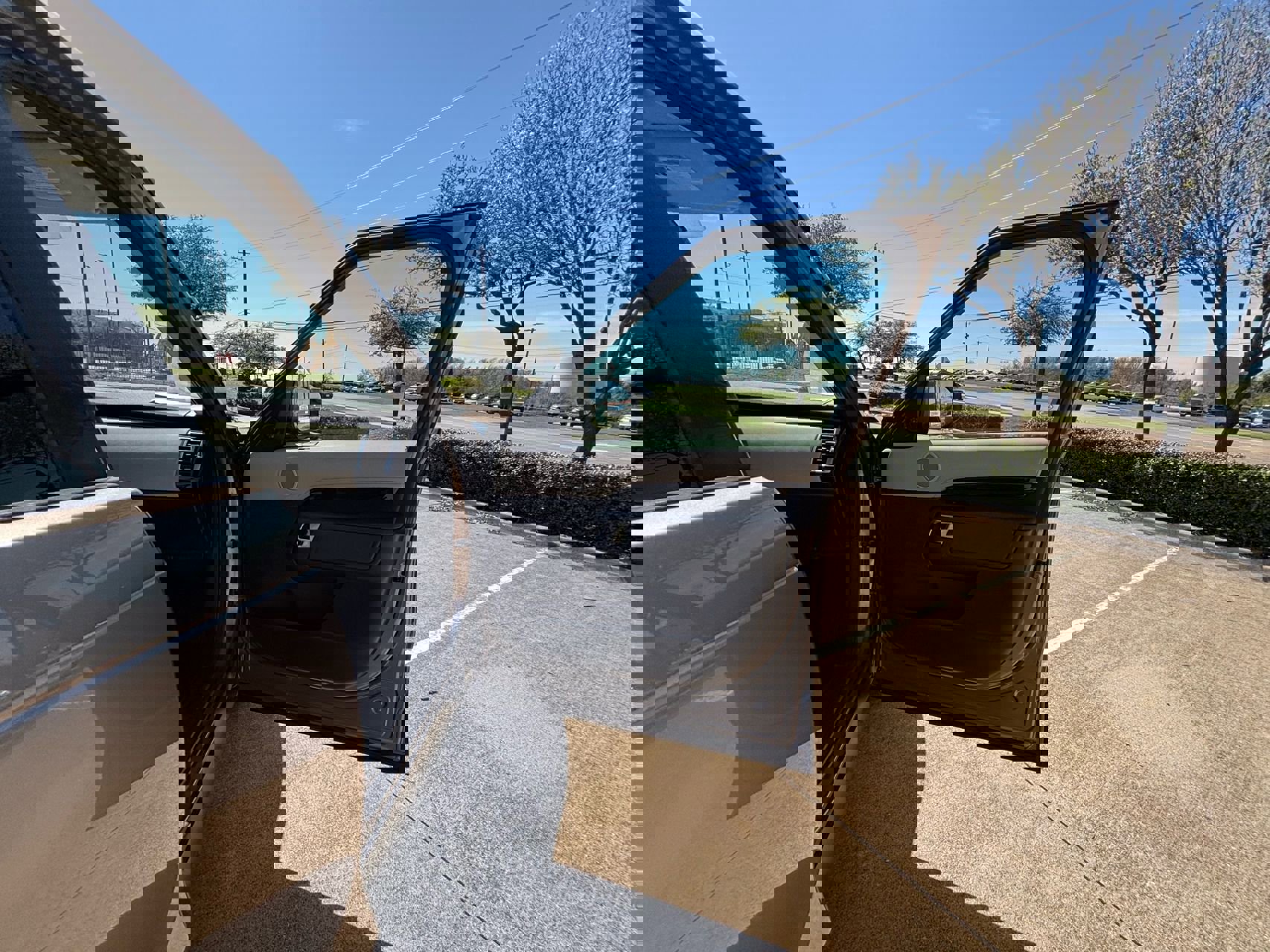 Used 2017 Land Rover Discovery SE image 17