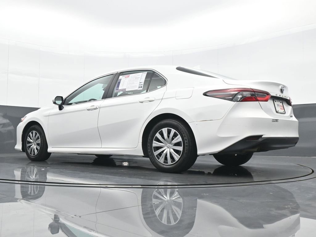 Used 2022 Toyota Camry LE image 11