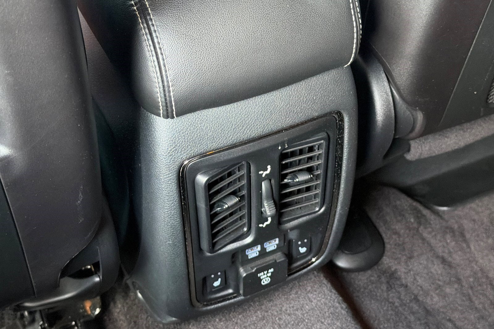 Used 2018 Dodge Durango SRT w/ SRT Interior Appearance Group image 16