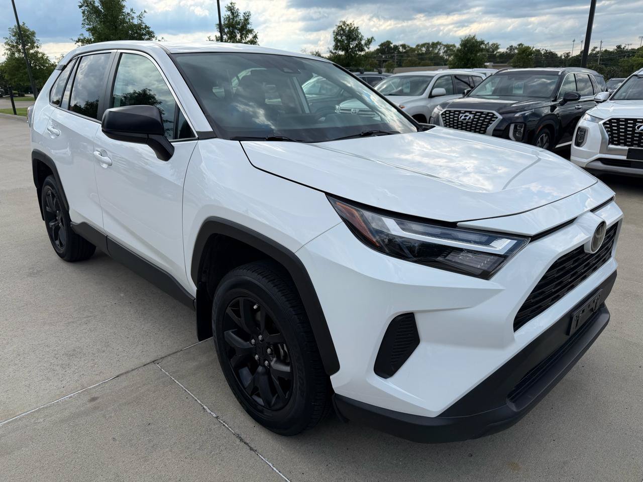 Used 2024 Toyota RAV4 LE AWD/4WD image 3