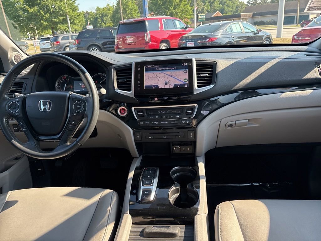 Used 2017 Honda Pilot Touring image 9