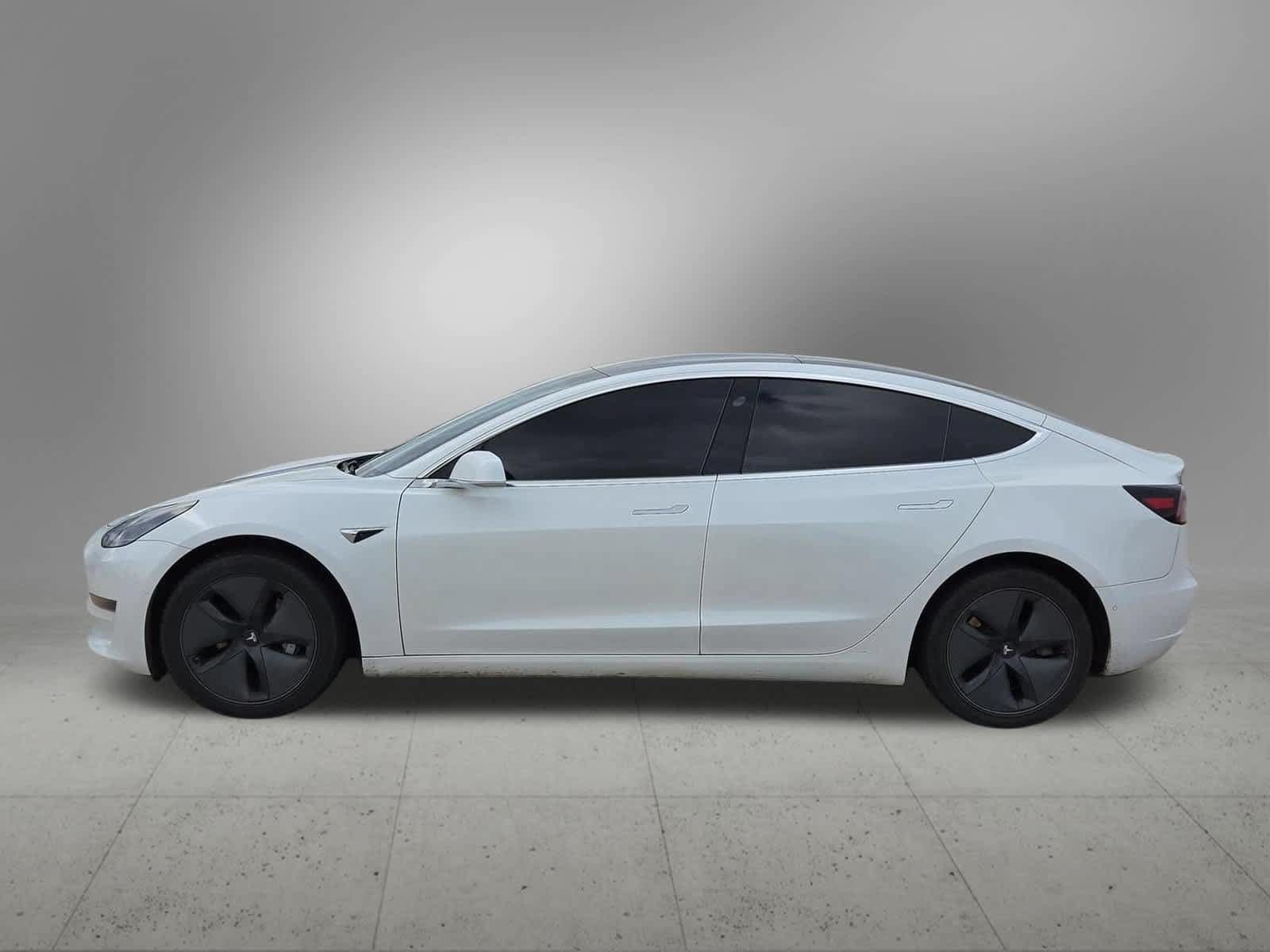 Used 2020 Tesla Model 3 Standard Range Plus RWD image 3