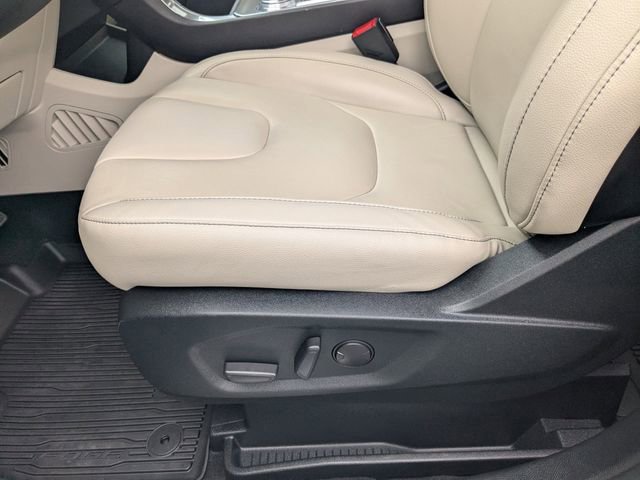 Certified 2022 Ford Edge Titanium AWD/4WD image 21