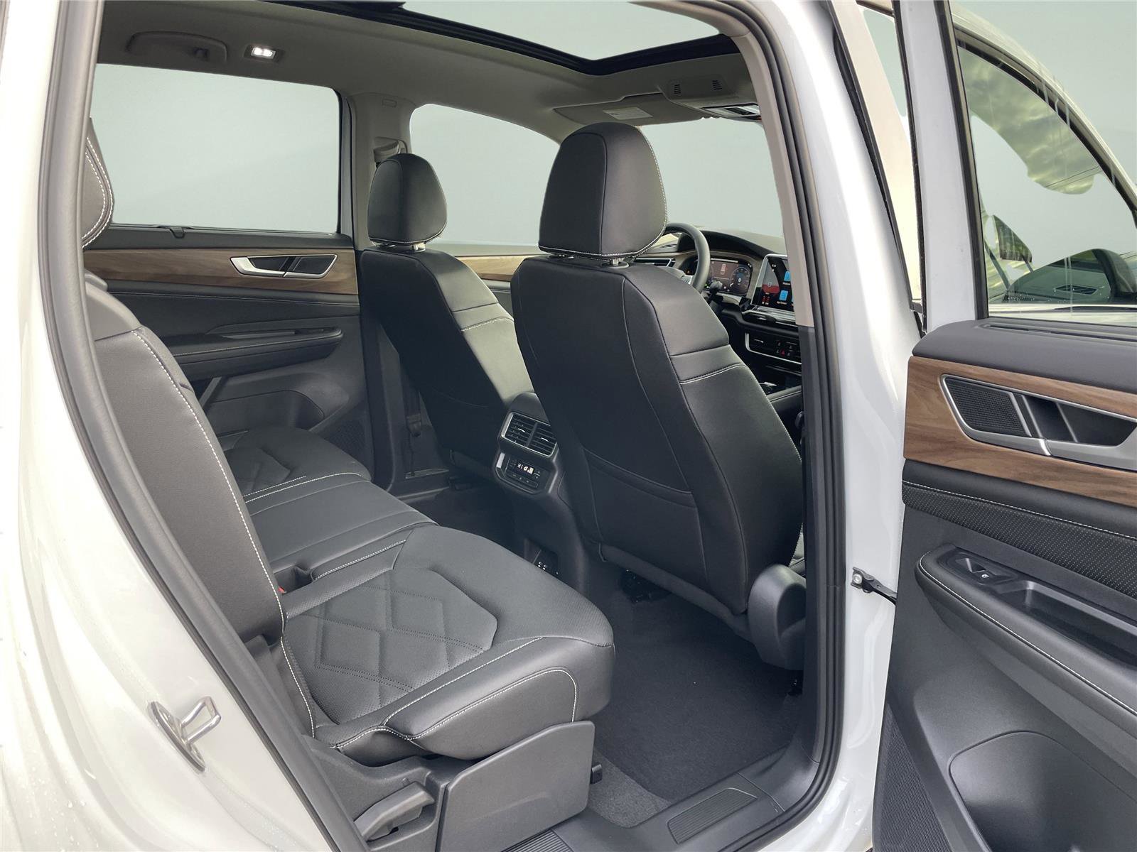 New 2026 Volkswagen Atlas SE AWD/4WD image 21