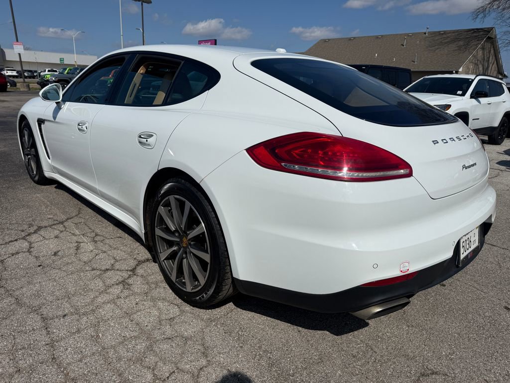 Used 2016 Porsche Panamera 4 AWD/4WD image 28