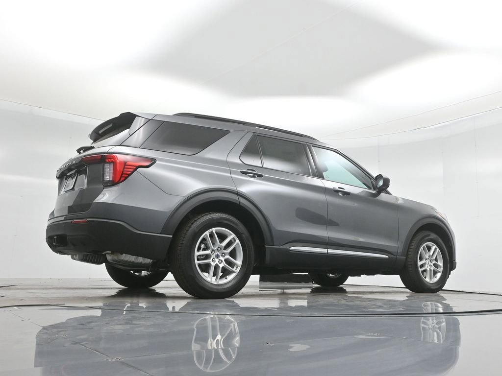 New 2025 Ford Explorer Active image 50