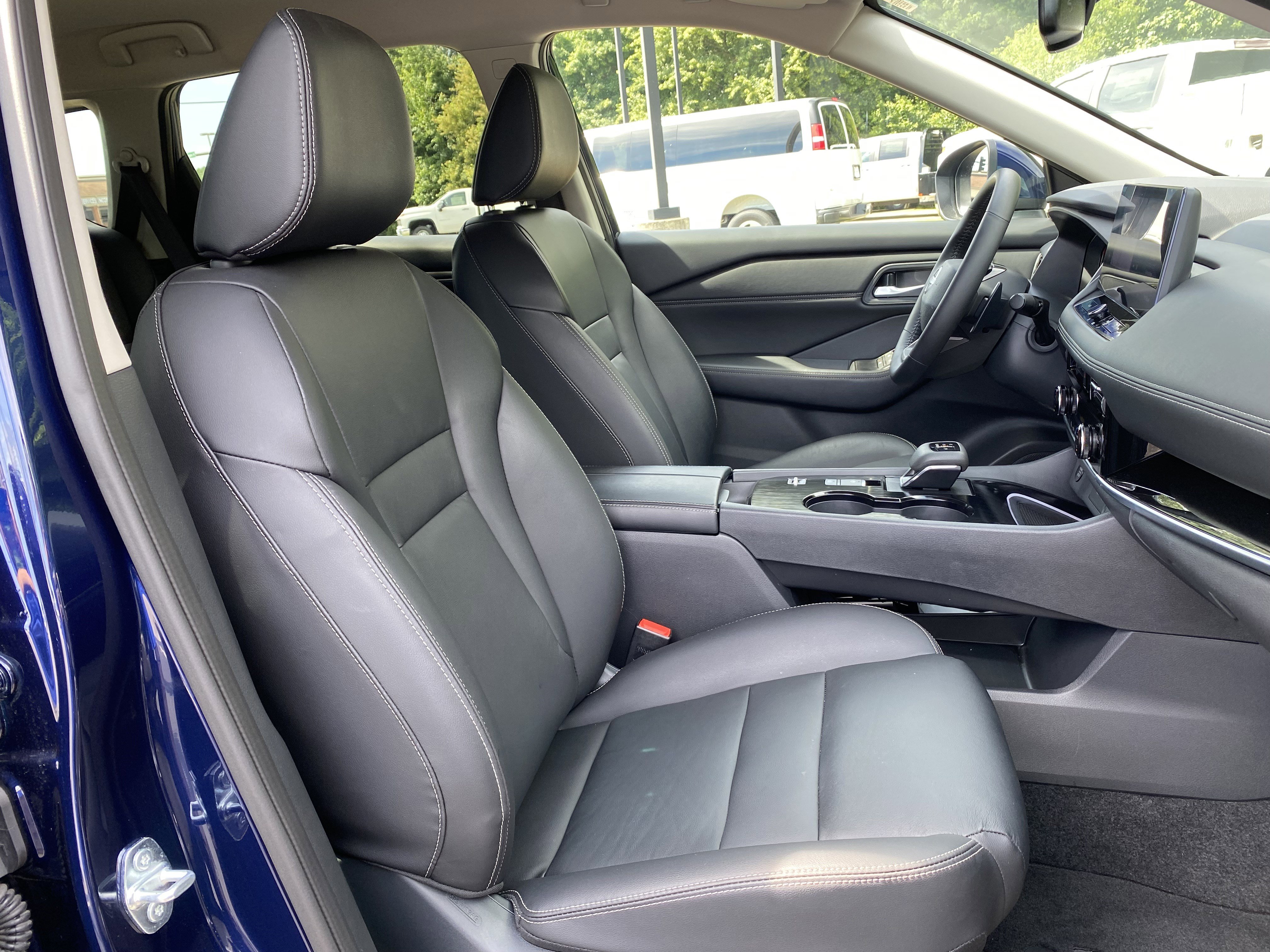 Used 2026 Nissan Rogue SL FWD image 33