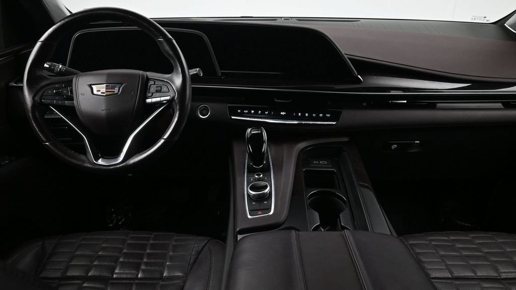 Used 2023 Cadillac Escalade ESV Sport Platinum w/ LPO, ONYX Package AWD/4WD image 4