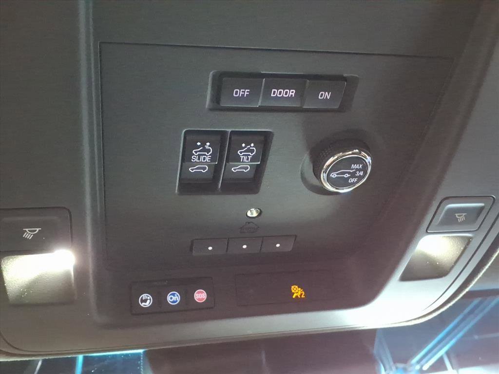 Used 2018 Cadillac Escalade ESV Platinum image 27