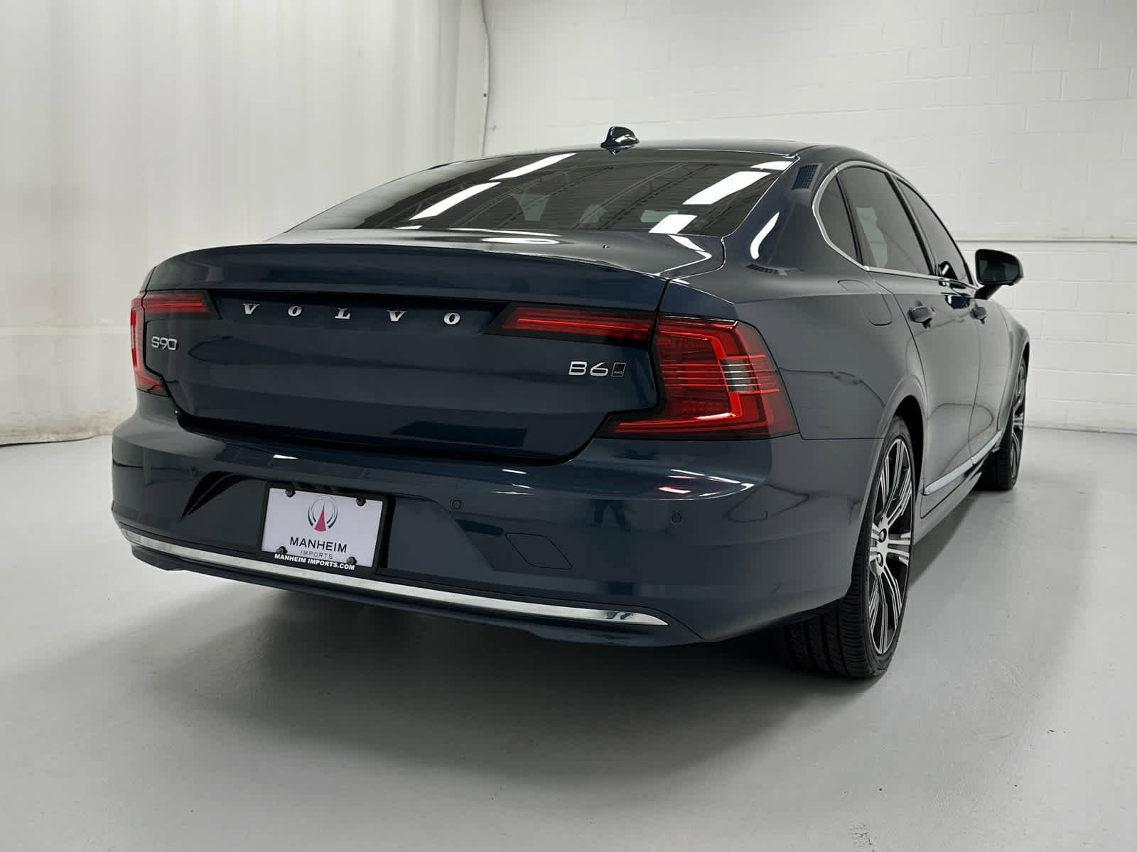 Used 2023 Volvo S90 B6 Plus AWD/4WD image 6