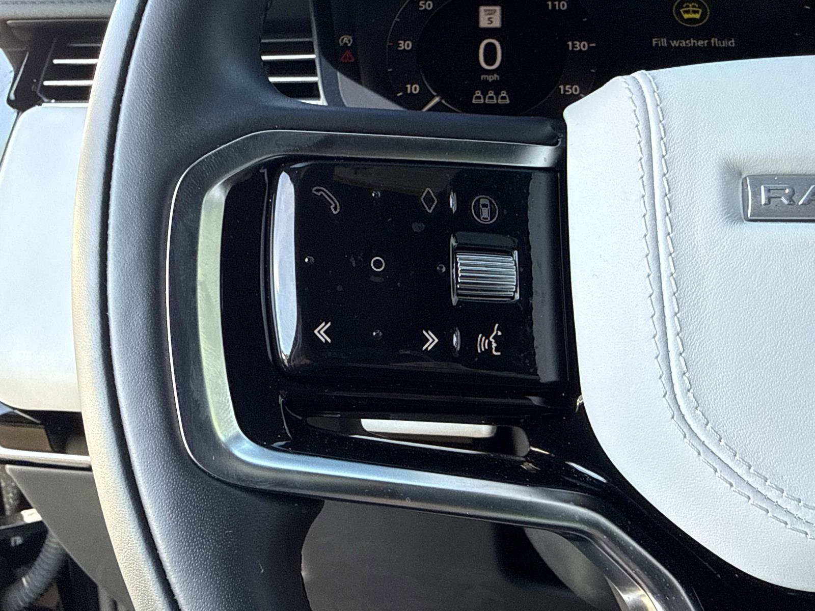 Used 2025 Land Rover Range Rover Sport S image 33