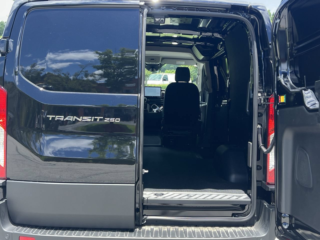 New 2025 Ford Transit 250 Low Roof w/ Load Area Protection Package RWD image 15