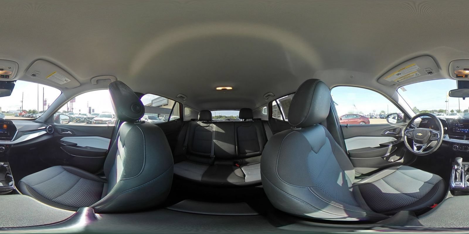 Used 2025 Chevrolet Trax LT w/ LT Convenience Package FWD image 41