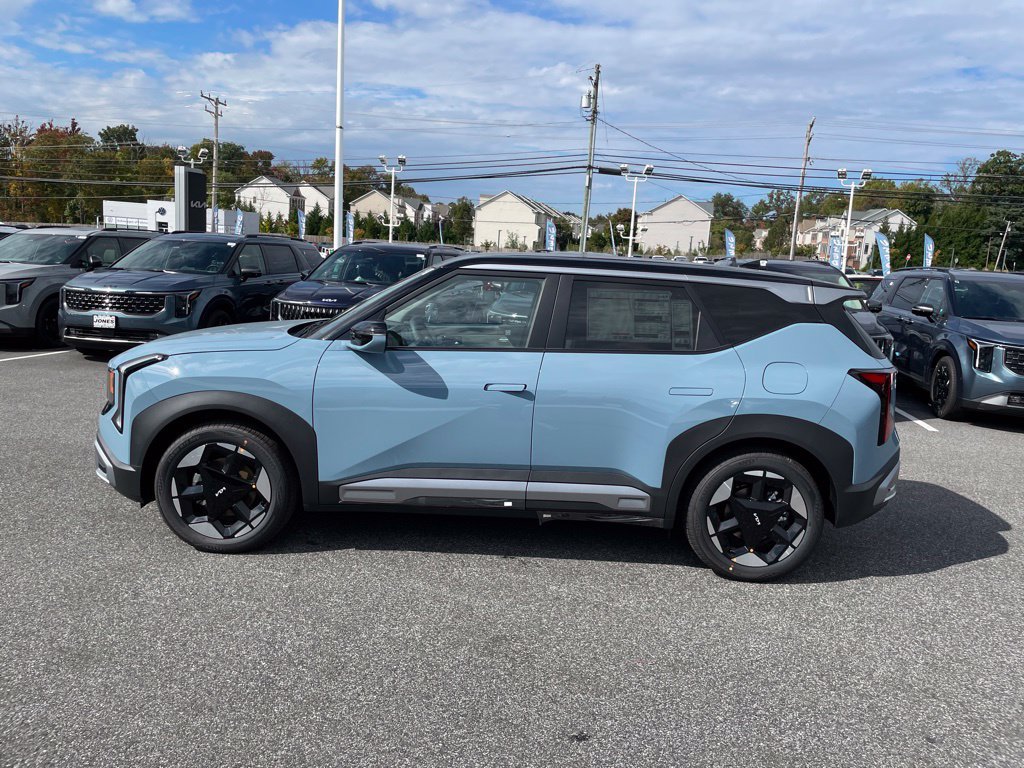 New 2027 Kia Seltos S FWD image 4