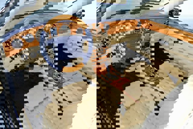 Used 2009 Bentley Azure image 13