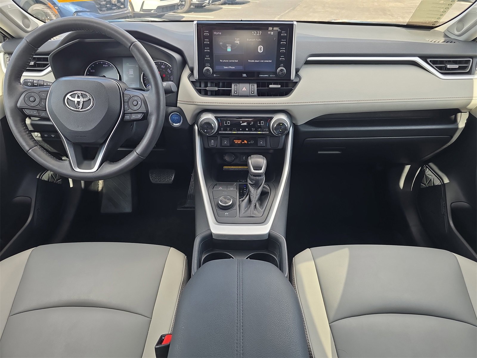 Used 2021 Toyota RAV4 XLE Premium image 9