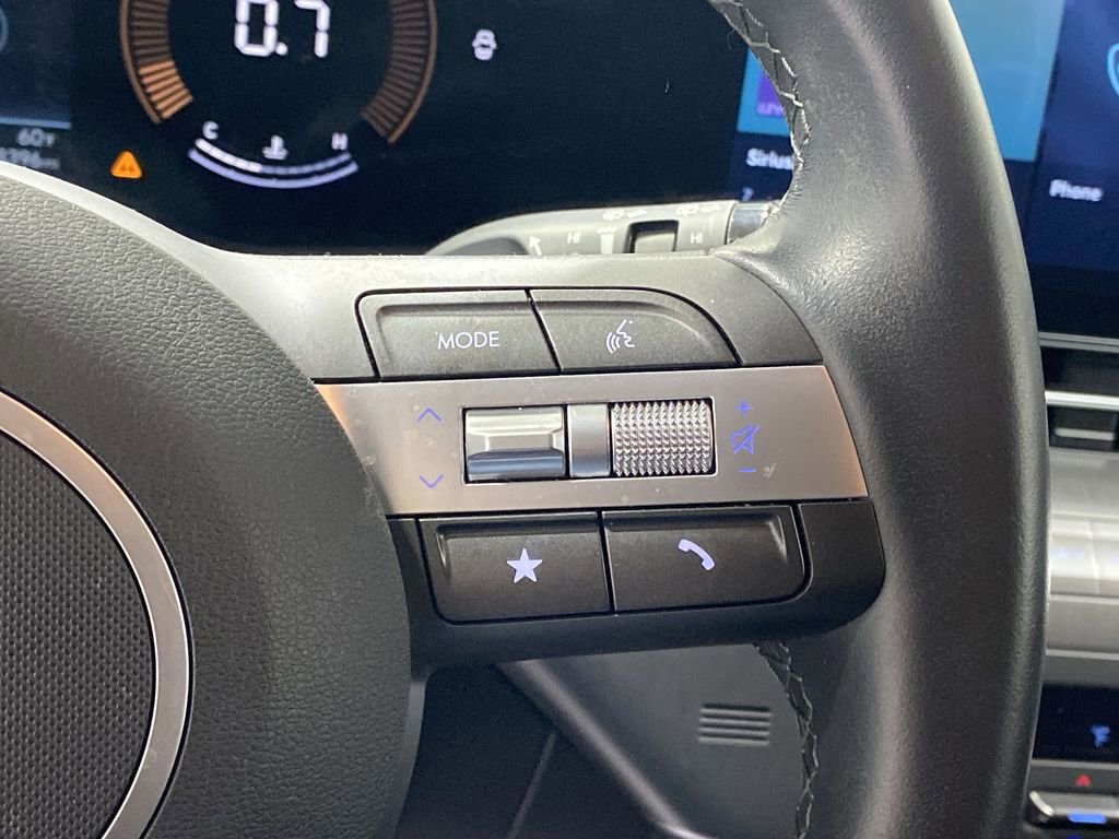 Used 2025 Hyundai Kona SEL image 32