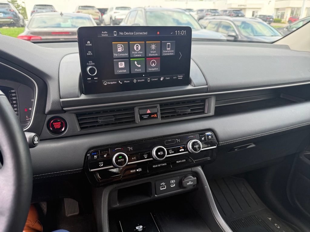 Used 2025 Honda Pilot Elite image 12