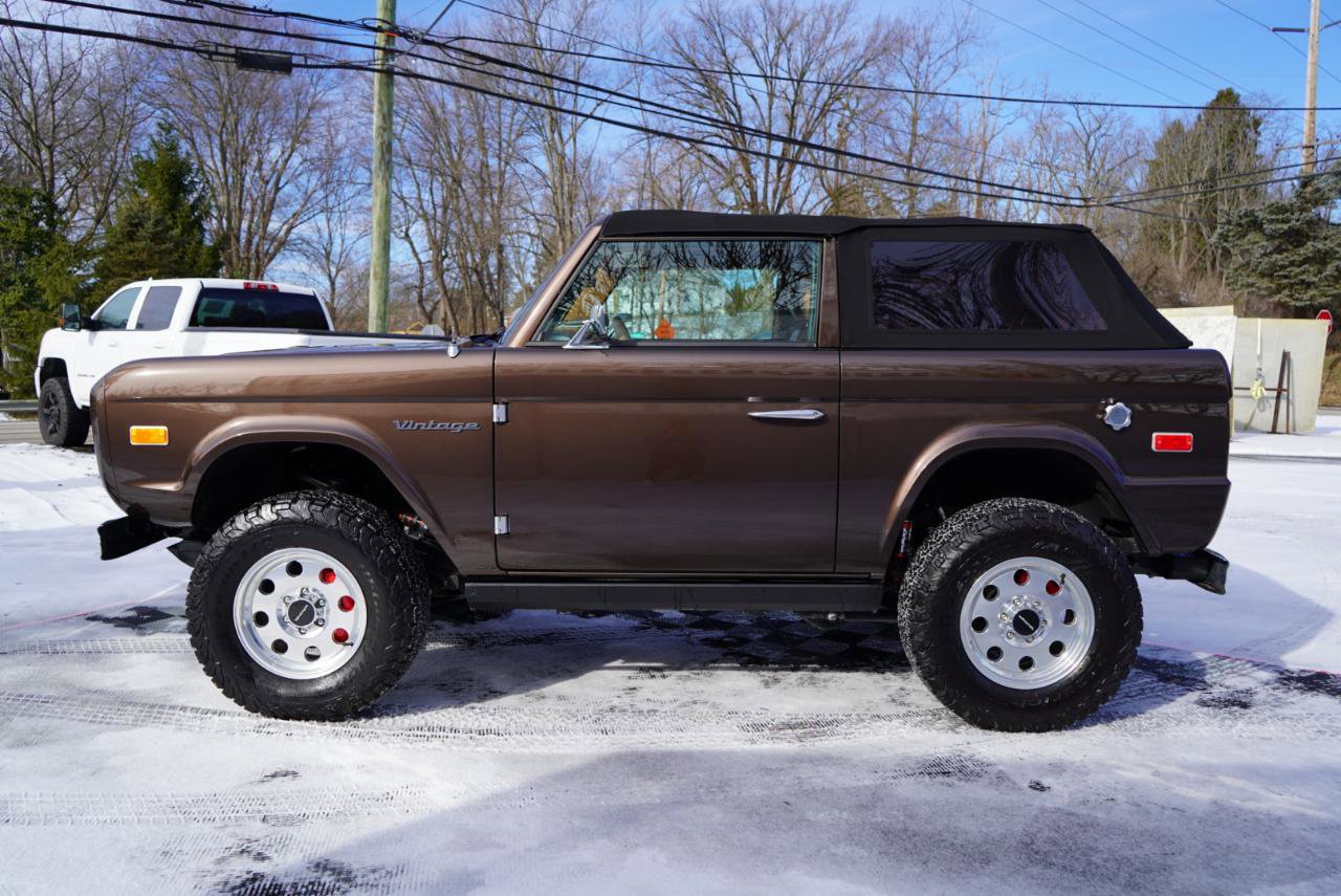 Used 2025 Ford Bronco Badlands image 12