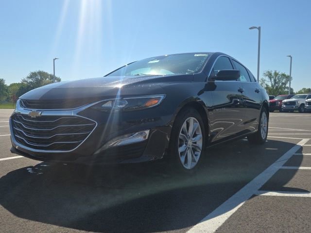 Used 2023 Chevrolet Malibu LT FWD image 2