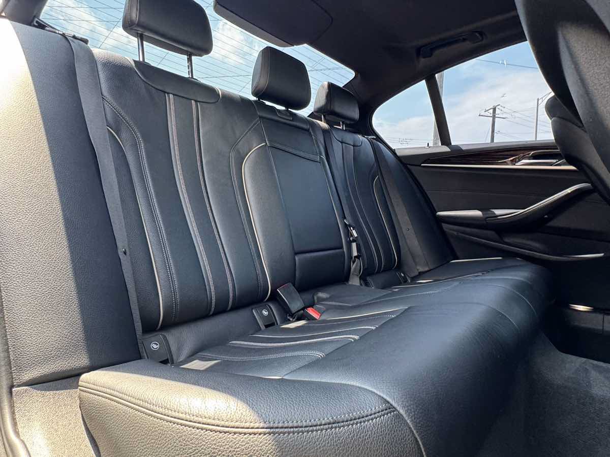 Used 2019 BMW 530i w/ Convenience Package RWD image 36
