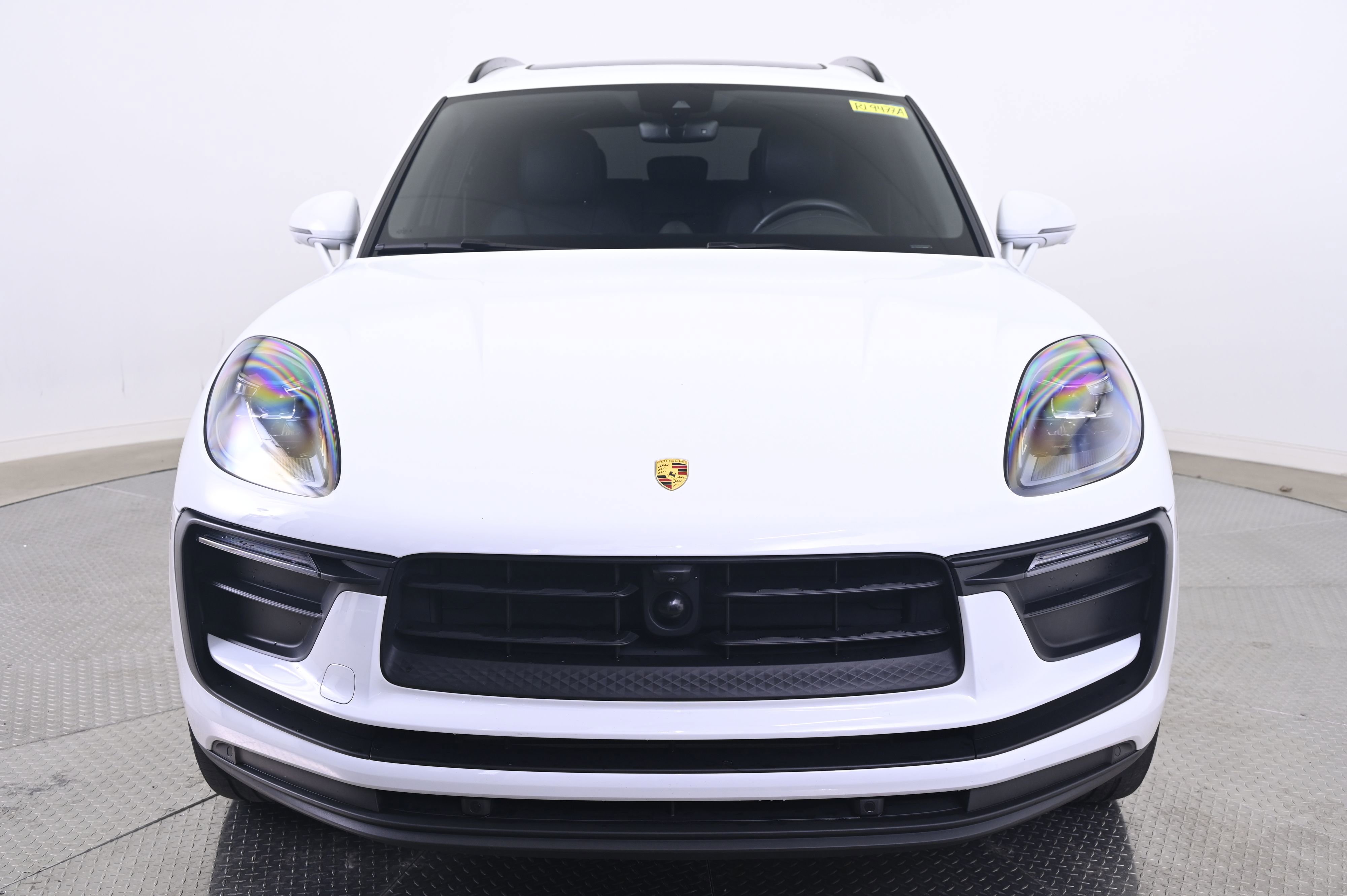 Certified 2022 Porsche Macan image 10