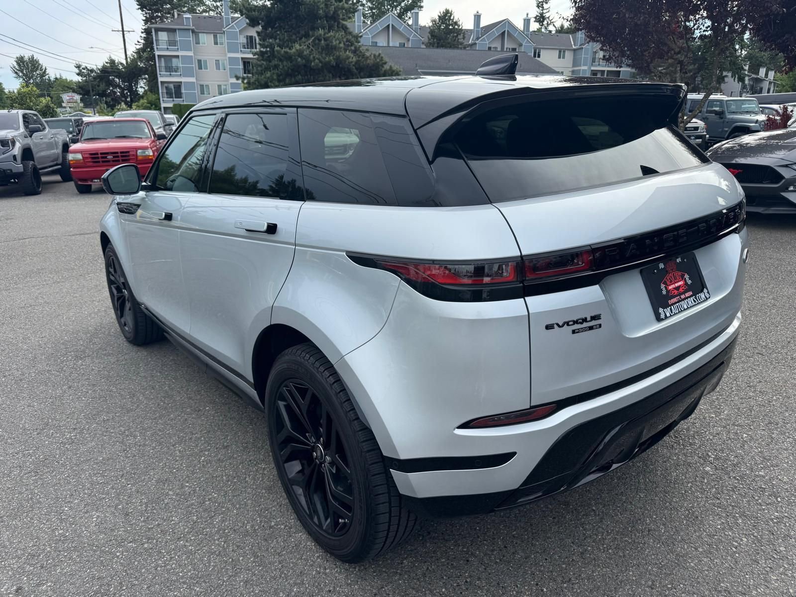 Used 2020 Land Rover Range Rover Evoque R-Dynamic SE AWD/4WD image 8