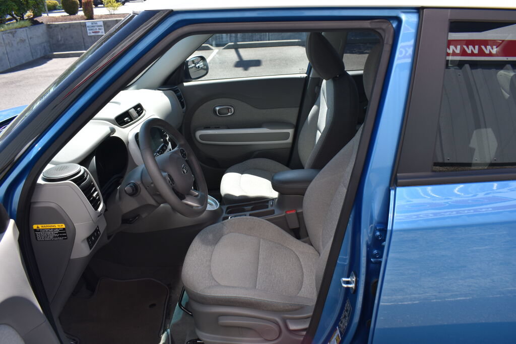 Used 2017 Kia Soul EV FWD image 18
