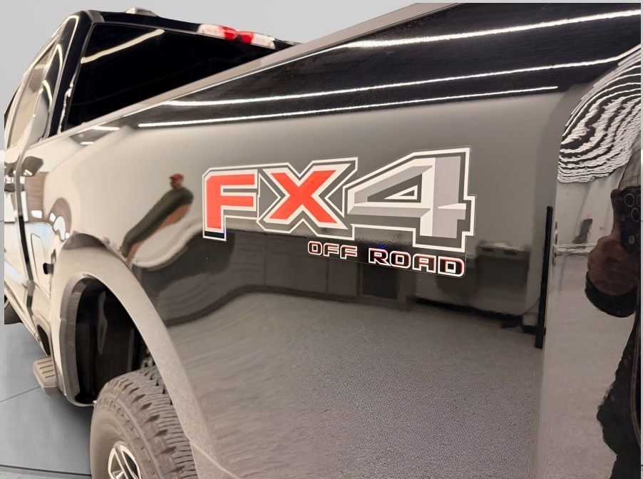 Used 2025 Ford F250 Platinum w/ FX4 Off-Road Package AWD/4WD image 2