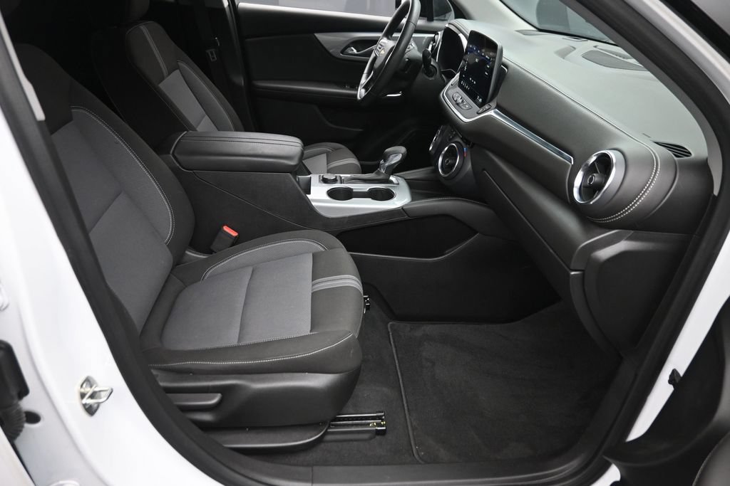 Used 2023 Chevrolet Blazer LT w/ Midnight/Sport Edition AWD/4WD image 9