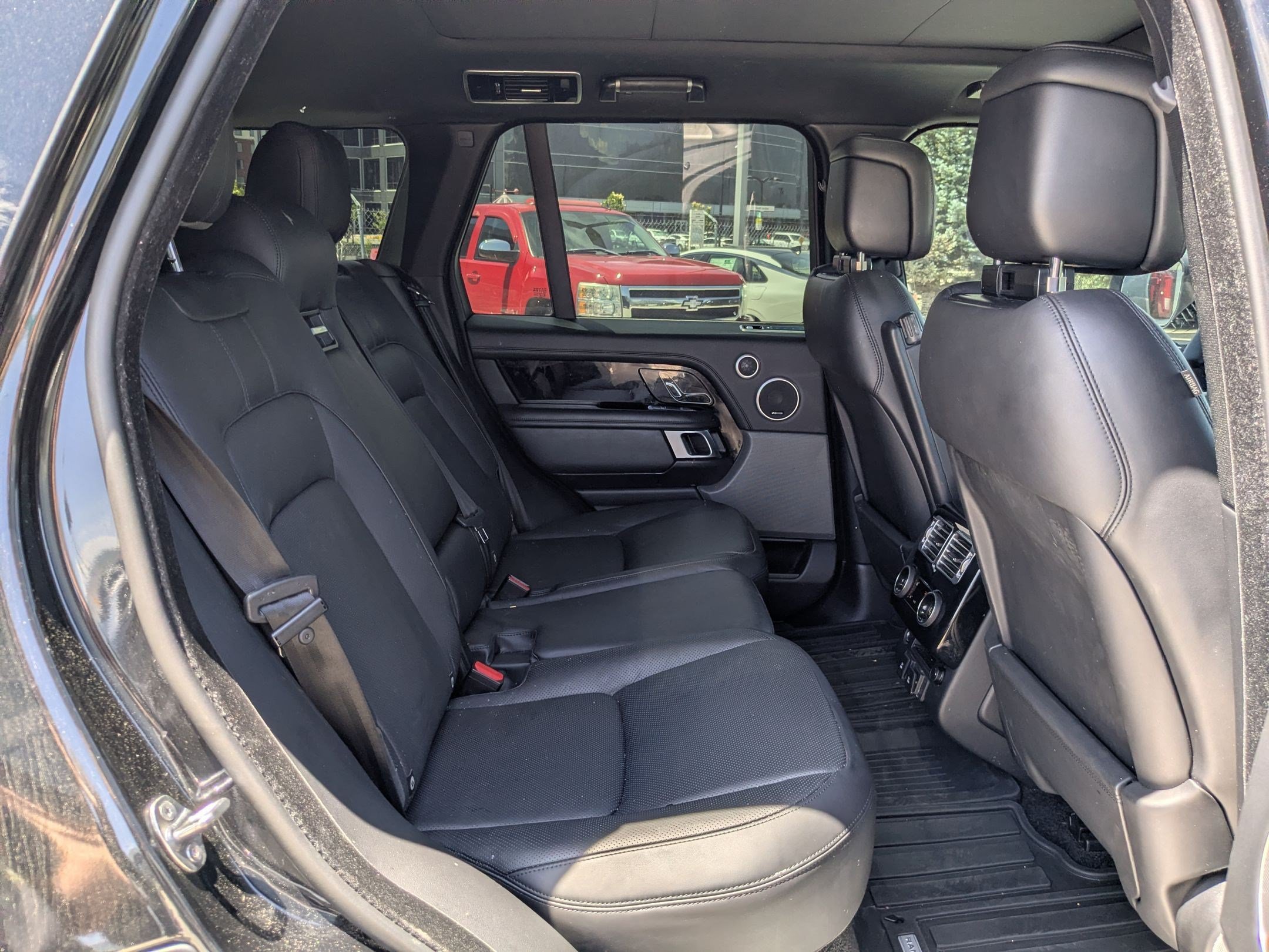 Used 2020 Land Rover Range Rover HSE AWD/4WD image 28