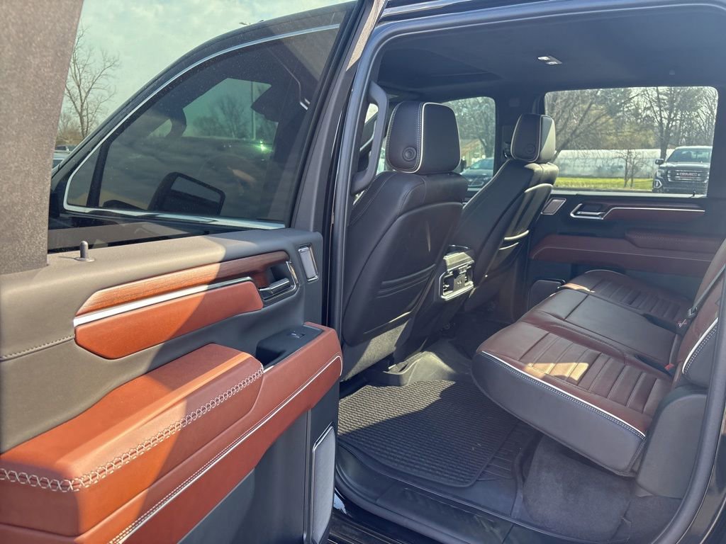 Used 2024 GMC Sierra 2500 Denali Ultimate image 11