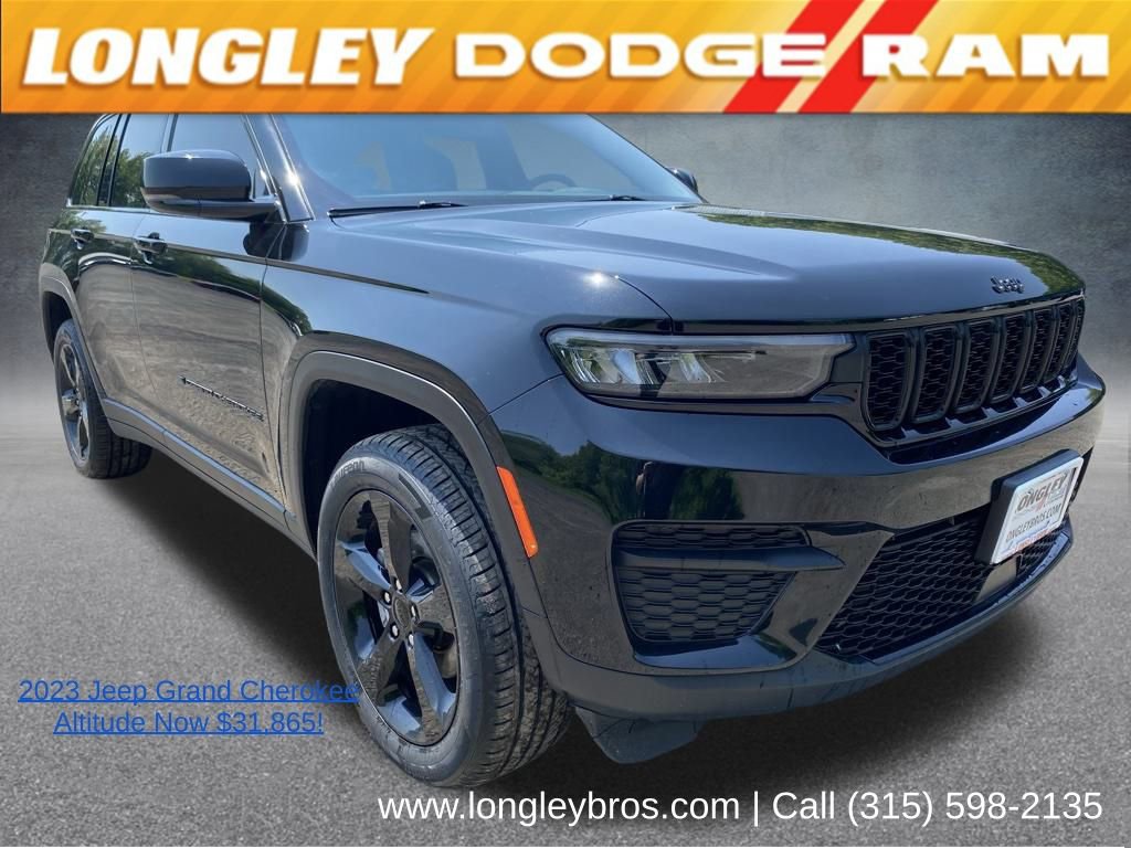 Used 2023 Jeep Grand Cherokee Altitude image 1