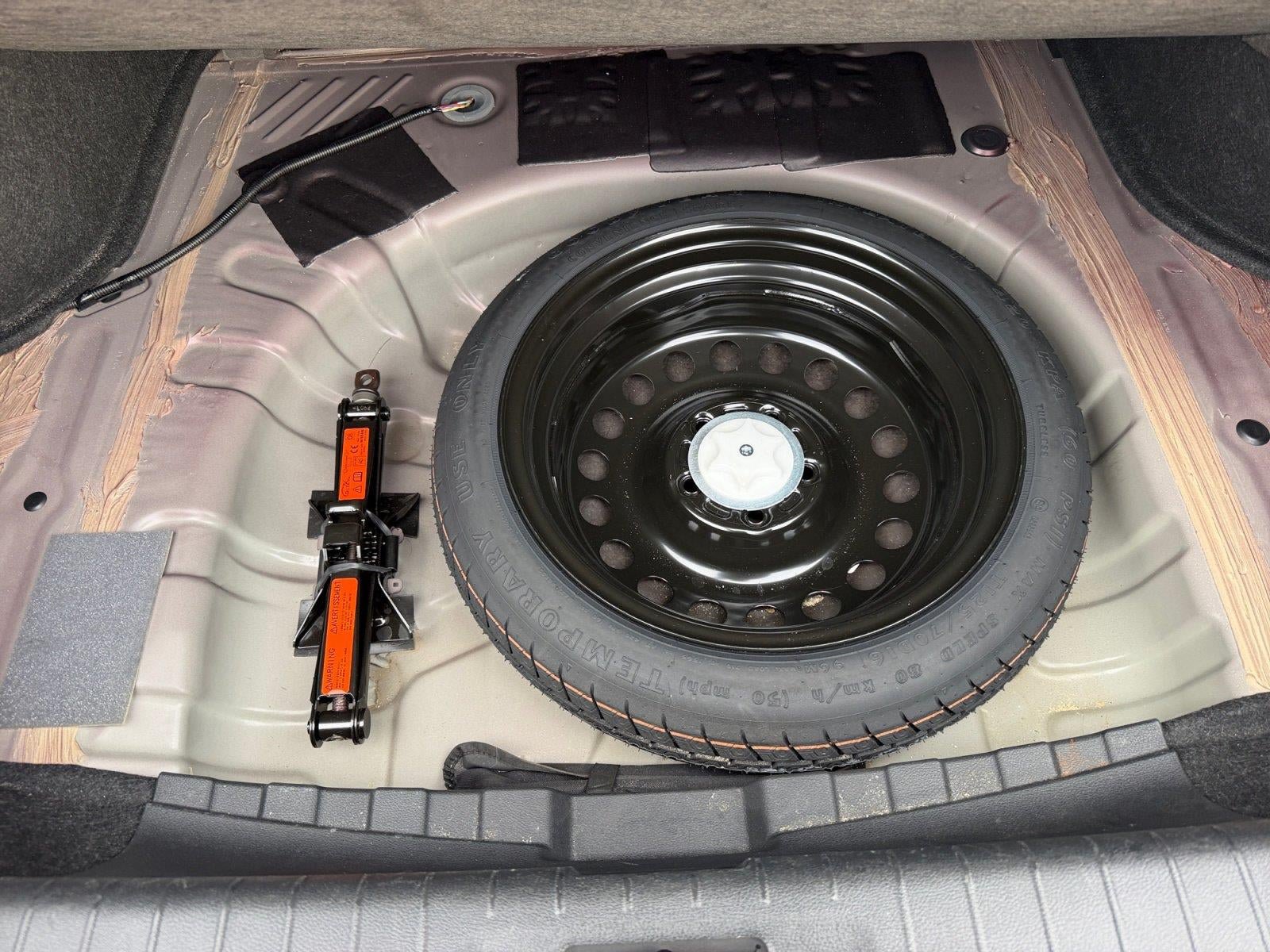 Used 2025 Nissan Sentra SV FWD image 17