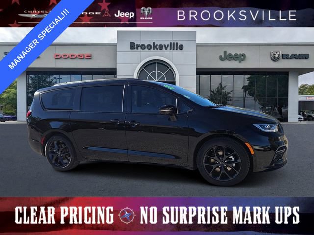 New 2026 Chrysler Pacifica Select w/ S Appearance Package FWD image 1