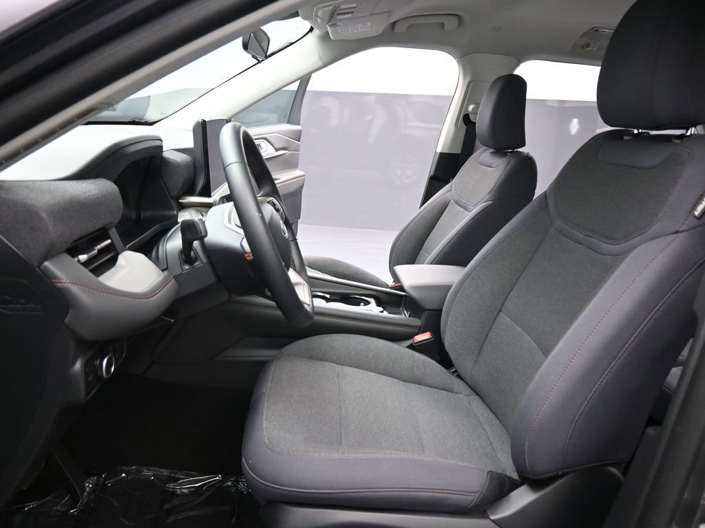 Certified 2025 Ford Explorer Active image 9