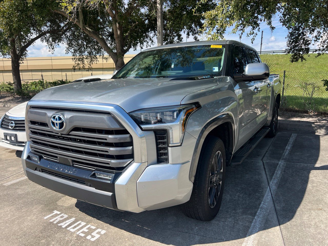 Used 2023 Toyota Tundra Limited AWD/4WD image 1