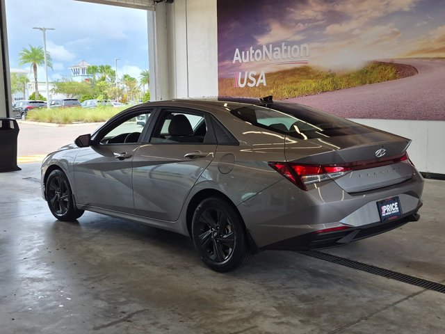 Used 2023 Hyundai Elantra SEL FWD image 8